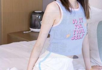 BoBoSocks袜啵啵 – 最新呈现，小淳和她的黑皮鞋，想象一下她的走路姿势，这会让你思考。