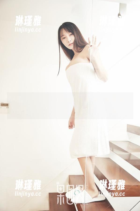 GIRLT果团网-莫雅淇 GIRLT果团网 - 美图才不过瘾,莫雅淇在办公室到底藏了多少资源不为人知?