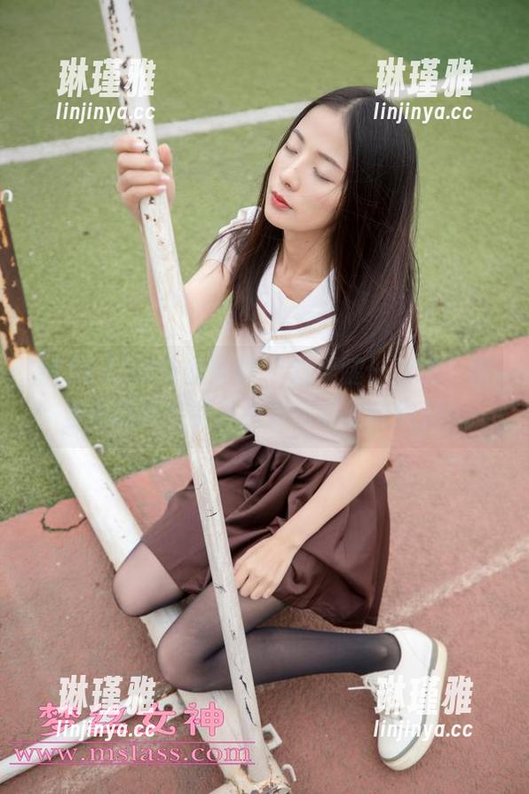 MSLASS梦丝女神 - 如果腿长对决，那当然是张雯雯美图更新版无敌细腿！