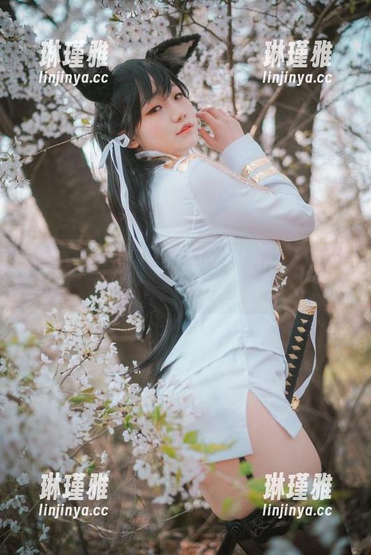 线上豹纹资源，Mimmi(밈미)就是那只穿越丛林的“狩猎者”。