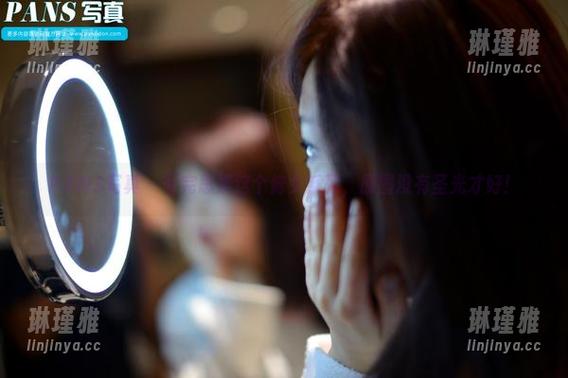 PANS写真 - 看完思妍这个修女系列，原图没有圣光才好！