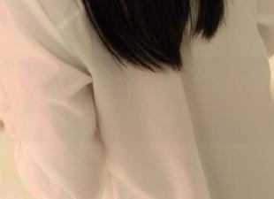 ROSI – 开启一场白色迷局：杨晨晨的私拍写真实