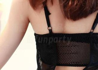 ROSI – 杨晨晨泳池作品：一场视觉与水的funparty
