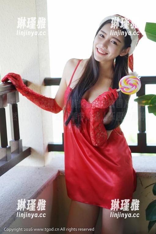 TGOD推女神-施忆佳 TGOD推女神 - 看施忆佳的泳衣图片,竟然让我想起了这个季节逛水上乐园的那种期待。