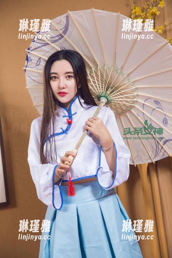 TouTiao头条女神 - 这次的作品分享，来自杨曼妮的旅拍图包，好多好玩的小细节等着我去挖掘！