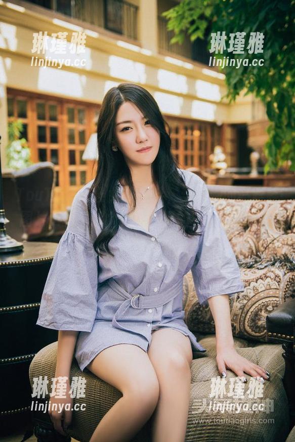 TouTiao头条女神-樊安妮 TouTiao头条女神 - 哇,樊安妮的高跟鞋图片更新,那个角度,真的有点过分,让人流连。