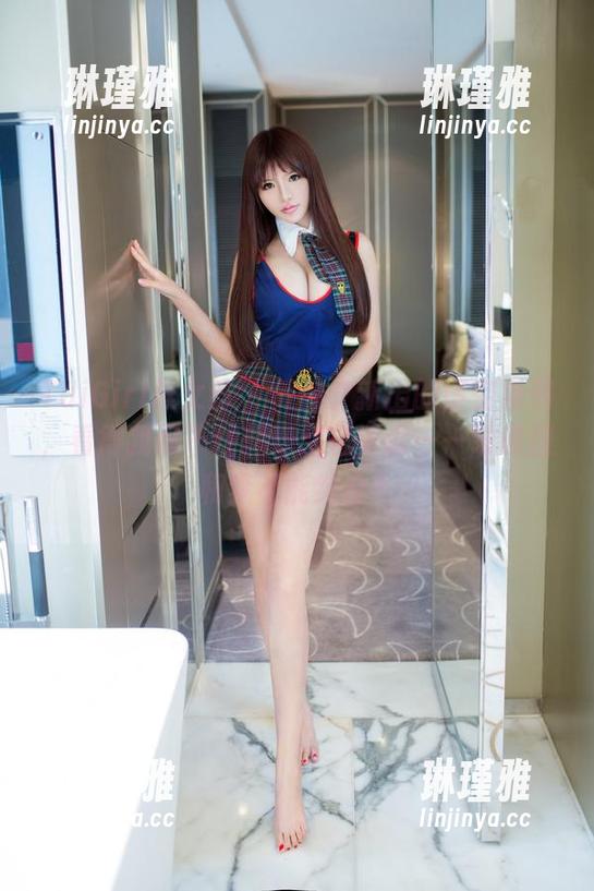 TuiGirl推女郎-何何夕 TuiGirl推女郎 - 何何夕新出的镂空系列,看得我忍不住想要给它评论——谁说图和梦不能结合?