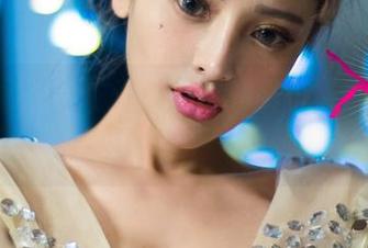 UGirls尤果网 – 王幼贞的毛衣美图，让人想下载一打，心痒痒，还能多穿出门！