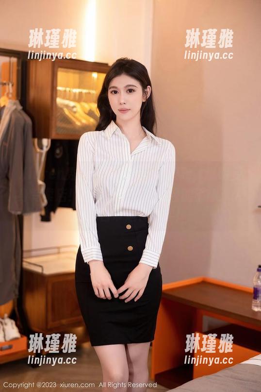 Xiuren秀人网 - Carol周妍希，透明变身专卖店！原图证实了我曾经的猜想：人可以自带透视效果！
