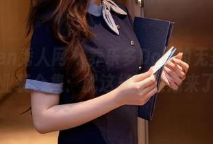 Xiuren秀人网 – 养乐多Doll的无圣光职业装合集：就这样尴尬起来了