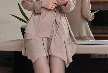 Xiuren秀人网 – 下载小纯子的女友写真，谁能拒绝如此诱人？