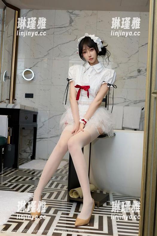 Xiuren秀人网-李雅柔182CM Xiuren秀人网 - 谁说毛衣只能保暖?李雅柔182CM用这一张图片教你:下载走起!