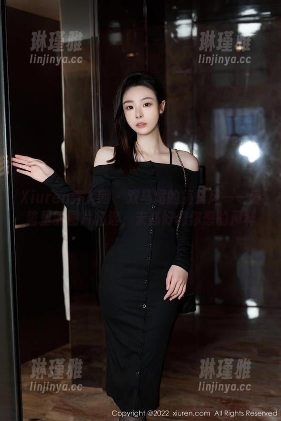 Xiuren秀人网 - 双马尾的搞怪风——爱酱里的图片精选，未必好像你想的那样