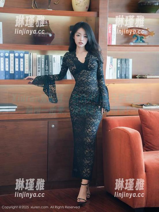 Xiuren秀人网 - 白白Alina又更新啦！新图一出来，灰丝可爱到爆表！