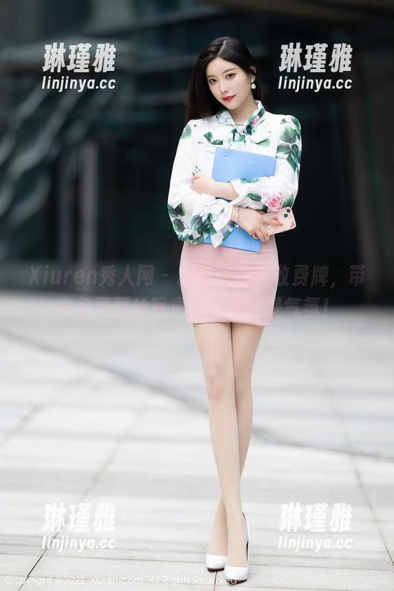 Xiuren秀人网-糯美子 Xiuren秀人网 - 糯美子扔下收费牌,带来免费蕾丝写真,玩得就是气氛!