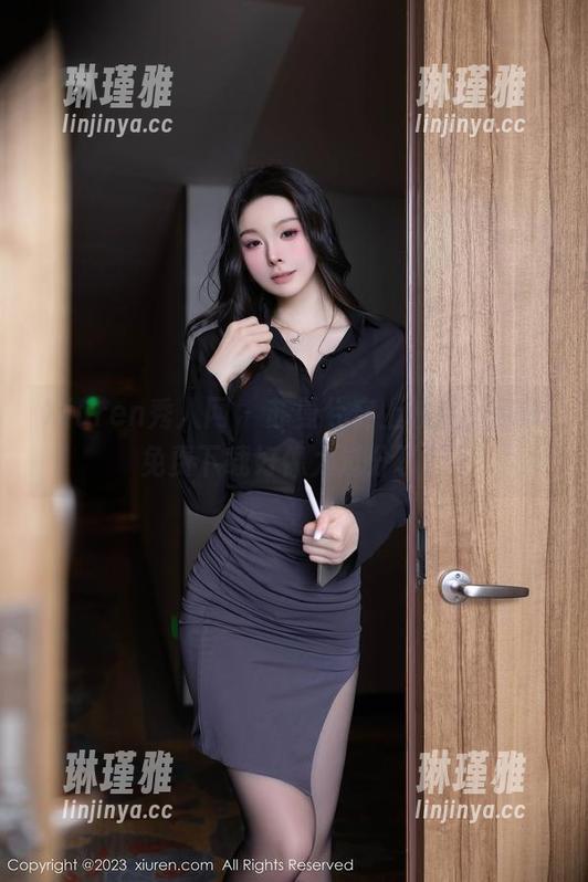 Xiuren秀人网 - 苏曼兮穿上校服，别说免费下载好像太过分了？