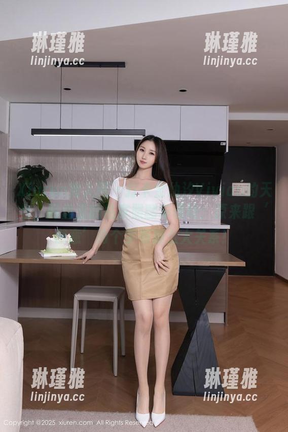 Xiuren秀人网-金幼汐Vivian Xiuren秀人网 - 打卡金幼汐Vivian的天台,网盘里的私家照翻车现场:原来跟‘随意’两个字有那么大关系!