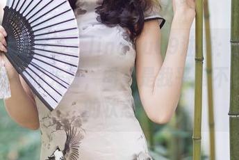 YouMi尤蜜荟 – lingyu69油亮：原图里看见自己的光芒，图包是我平常不敢自信的状态！