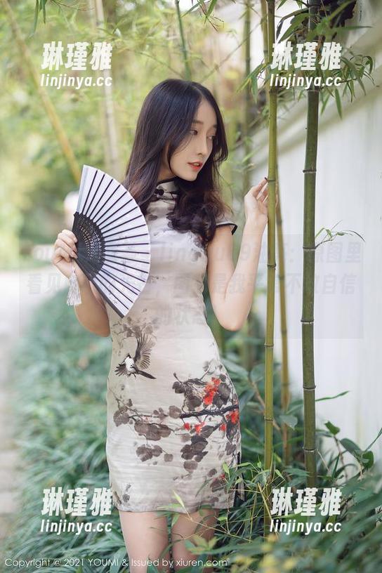 YouMi尤蜜荟 - lingyu69油亮：原图里看见自己的光芒，图包是我平常不敢自信的状态！