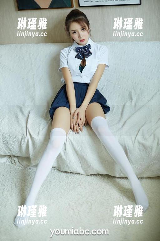 YouMi尤蜜荟-夏玲蔓 YouMi尤蜜荟 - 暑期必看:夏玲蔓的写真,试试温柔中的微妙张力