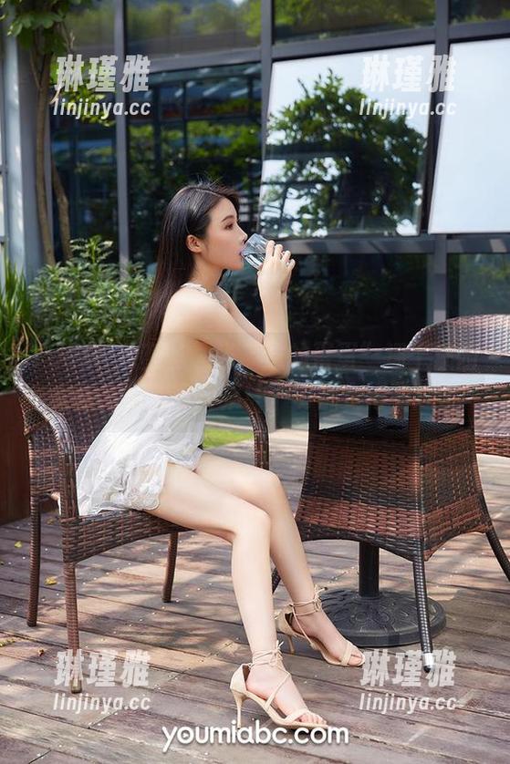 YouMi尤蜜荟-您的蛋蛋 YouMi尤蜜荟 - 当“您的蛋蛋”遇上庄园女仆,高清写真集让一切都变得有趣了