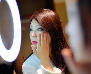 pans – 兰心×泳池——最新作品里的水下迷局，有点意思耶。