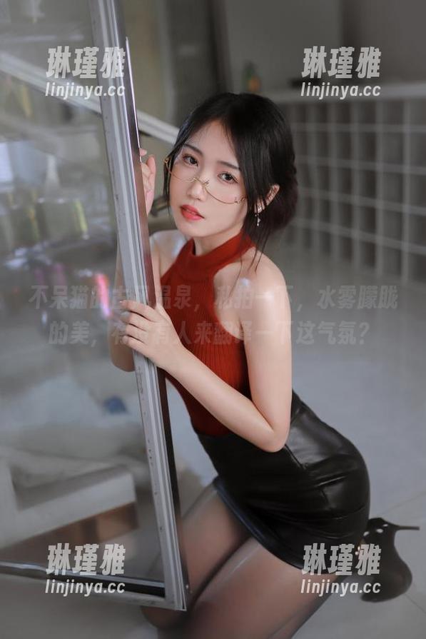 不呆猫的古风温泉，私拍一下，水雾朦胧的美，有没有人来翻译一下这气氛？