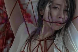 原图速递：云溪溪穿上紫色内衣，连空气都在暗机灵
