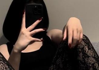 微密圈 – 保守的二舅妈的黑丝套图，实在有点难以抗拒呢……