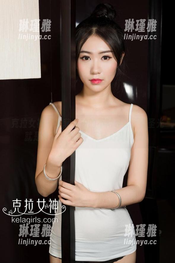 克拉女神-慕菲 克拉女神 - 慕菲自拍的不同寻常:无圣光就是真正的写照,没啥好掩饰的。