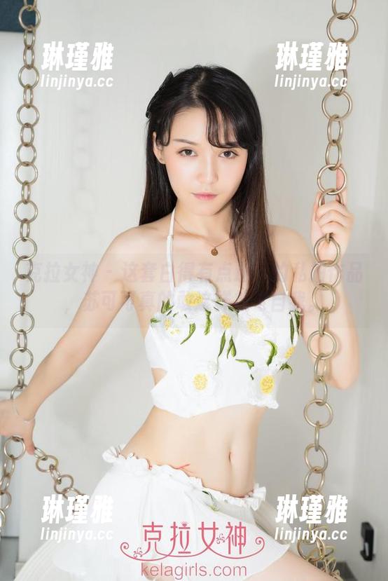 克拉女神-苏可可 克拉女神 - 这套白得有点过分的私拍作品,苏可可真的敢这样放飞自我。