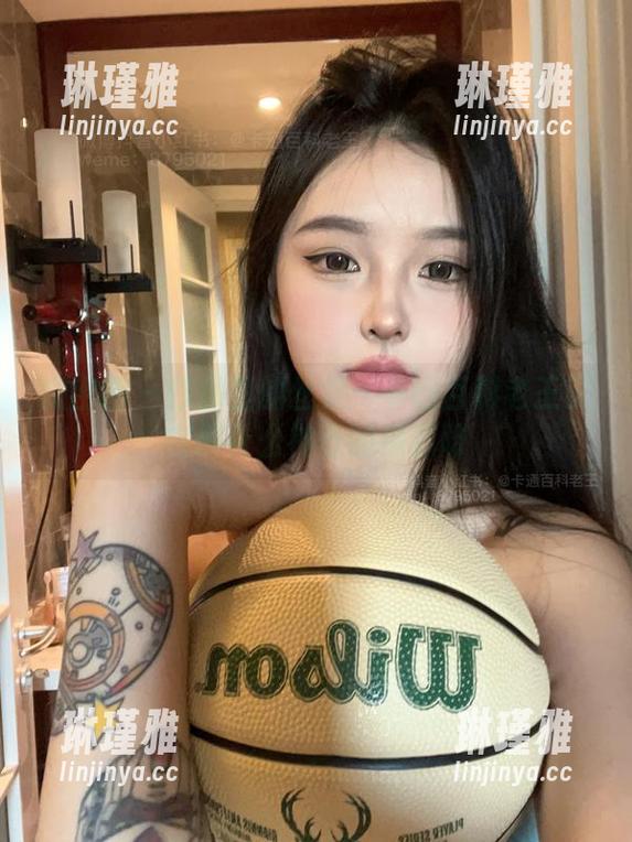 卡通百科老王 微密圈 - 作品里的丝足:卡通百科老王又在搞什么神奇的摄影呀