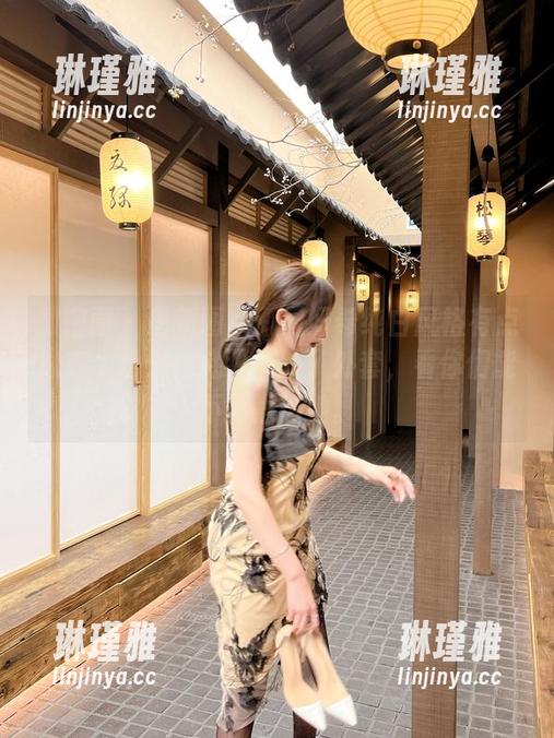 周妍希 微密圈 - 最新图集:周妍希纯白风格有点像在大雪天彻底狠心脱了外套,看你们能不能捂热她。