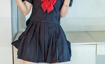 春季JK制服，看了喵糖映画的写真，心里忍不住想：我也要穿！