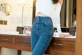 嗲囡囡 – 吊带不是娃娃的玩意儿，王婉悠Queen最新套图让人心思飘摇。
