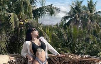 微密圈 – 无圣光界的挂王，宋昱欣的美脚套图居然能让我升起这么多的莫名感叹！