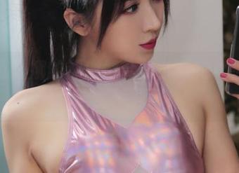 小女巫露娜的镭射紫合集：看她如何把紫色玩出新花样！