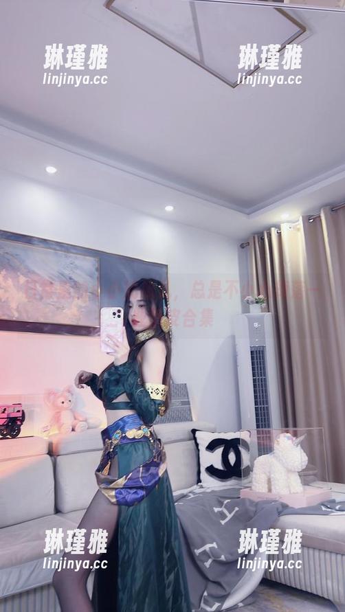 小小奶瓶儿 日常里的小小奶瓶儿,总是不小心掉落一些俏皮合集