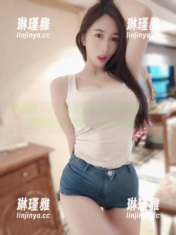 小玉吃果冻 微密圈 - 小玉吃果冻的双马尾合集:我试图用眼神包围她,但没能成功。