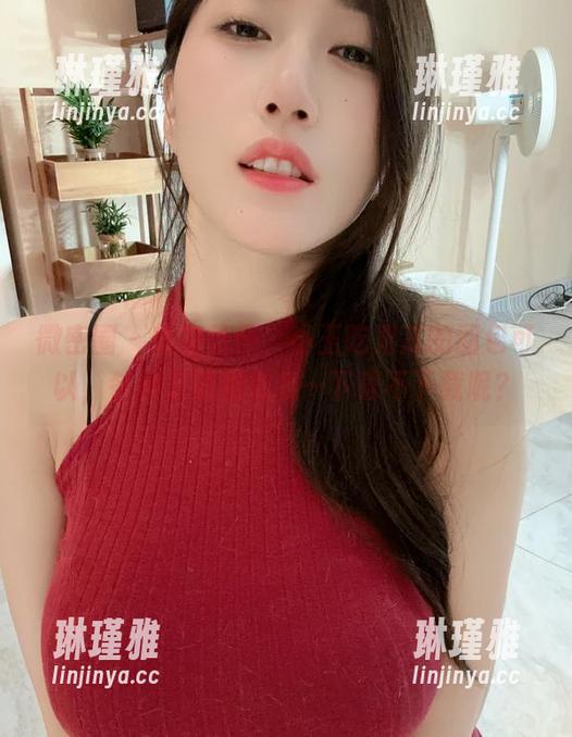 微密圈 - 教室情怀，小玉吃果冻的图包可以，各种姿势看得我…下载不下载呢？
