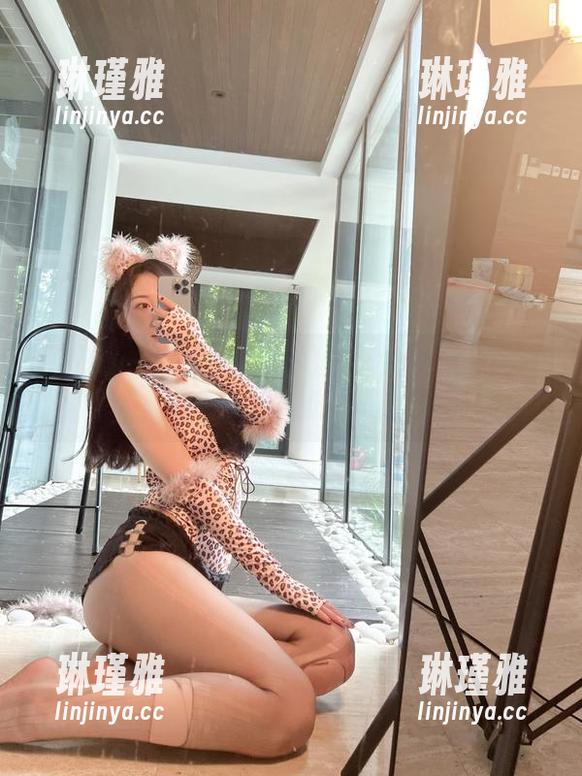 小玉吃果冻 微密圈 - 迷你镂空私拍:小玉吃果冻的美图快来消磨时间吧!
