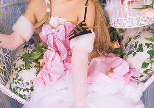 小野妹子w的“伊丽莎白”，每张美图都添加了一种说不清的吸引力。