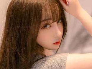 通过尤猫醒醒ovo的全套居家图片，体验不出门的舒适，懒惰也优雅呢！