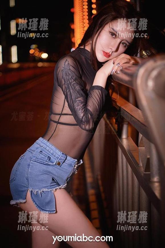 尤蜜荟-筱慧 尤蜜荟 - 灰丝下的筱慧在线,不知道她怎么就能穿得这么随性