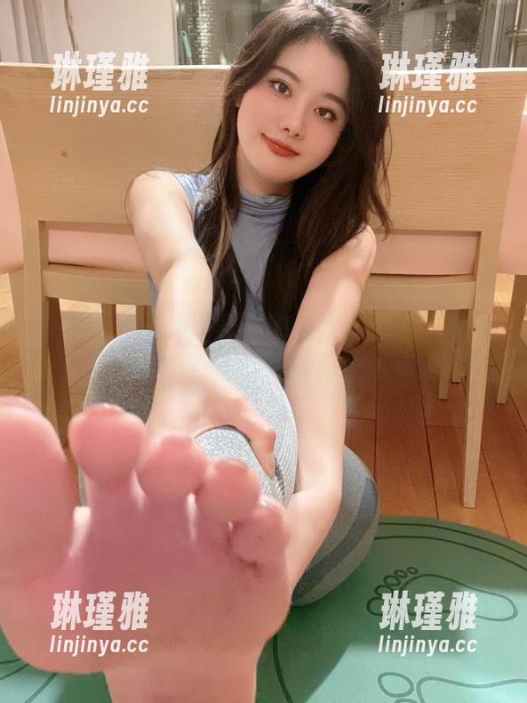 就是阿朱啊 微密圈 - 就是阿朱啊的私人在线图书馆合集,书香扑鼻?不,其实是个迷你秀场!