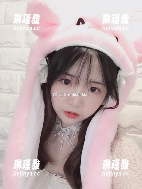 御子Yumiko 御子Yumiko的毛衣写真:就是要你不务正业地当壁纸!