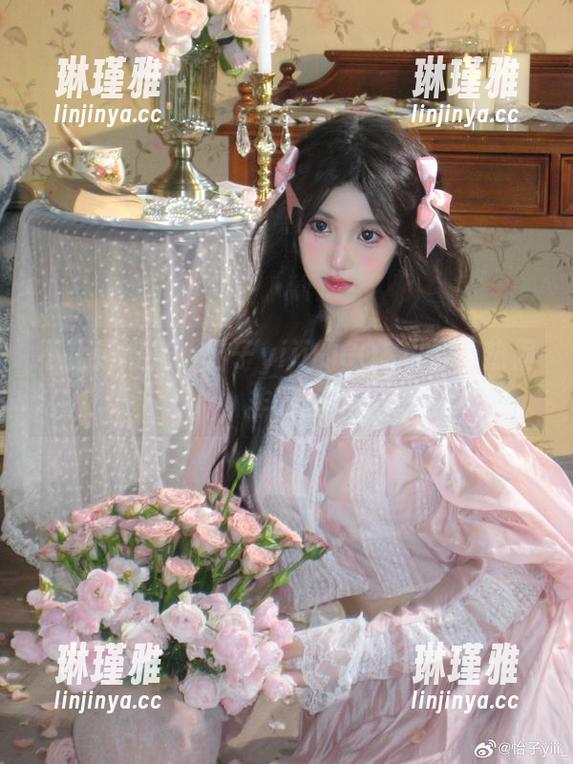 不止是樱花，怡子yiii的COS也开得热闹非凡！