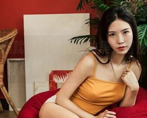 一不小心就被抖娘利世的美足迷住，壁纸替你悄悄默默说出心声！