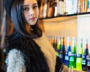 推女神 – 你瞧，安沛蕾的美足是如何引人注目的？
