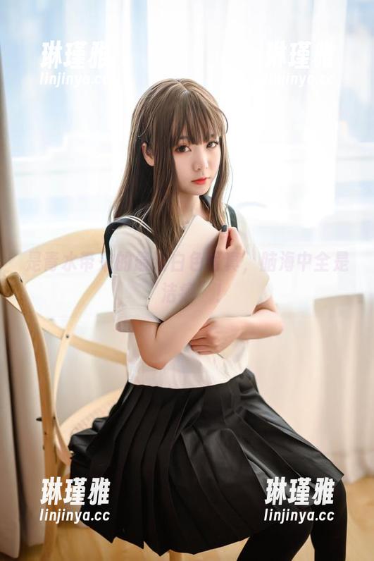 是青水带来的最新白色写真，脑海中全是“洁癖”！